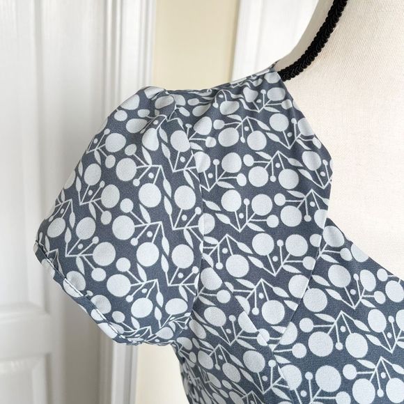 Down East XS Diamond‎ Heart Neckline Floral Geometric Designed Sheath Dress - Picture 5 of 11